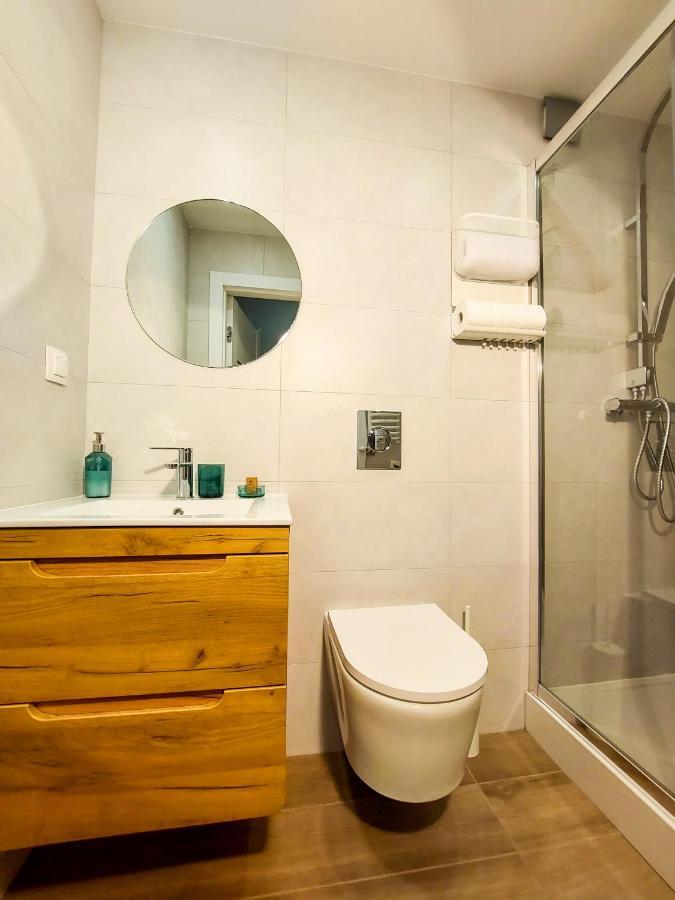Mr - Limba Apartament